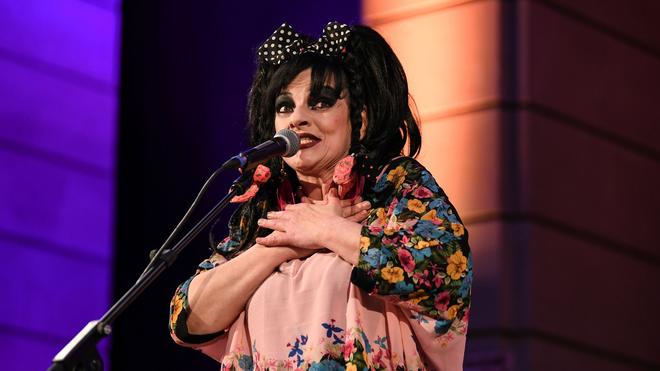 Deutsche Godmother of Punk: "Ich provoziere nicht": Nina Hagen wird 70 |  DIE ZEIT