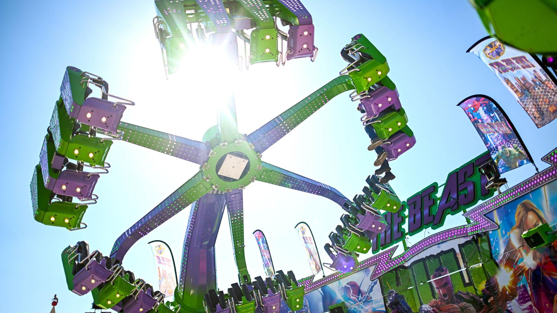 Volksfest: Bunter Rummel in Bremen - Osterwiese beginnt