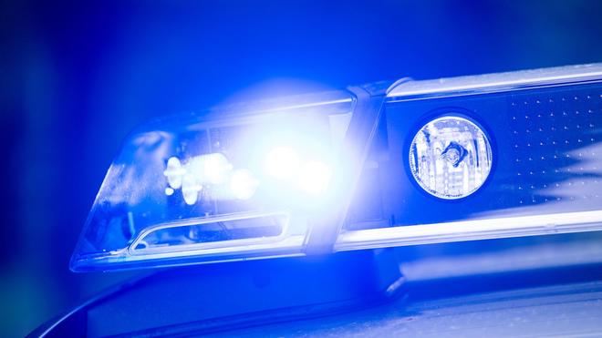 Accident: A motorcyclist has strayed and died from the street in Bietigheim-Bissingen (Ludwigsburg district) for an unknown cause. (Symbol image)