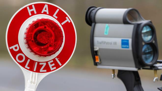 Blitzer marathon: Raser were checked at both permanently installed measuring stations and with mobile measuring devices (symbol image)