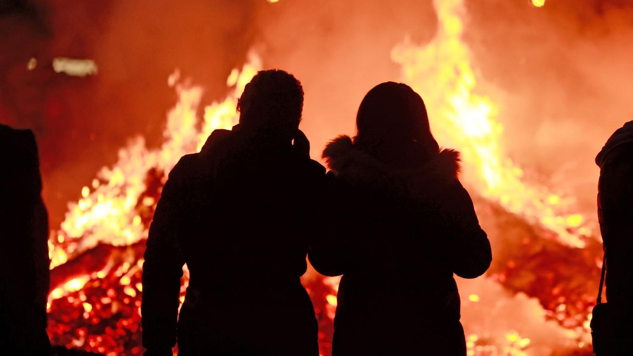 Feuerwehr: Auch bei Regen bleiben Osterfeuer gefährlich