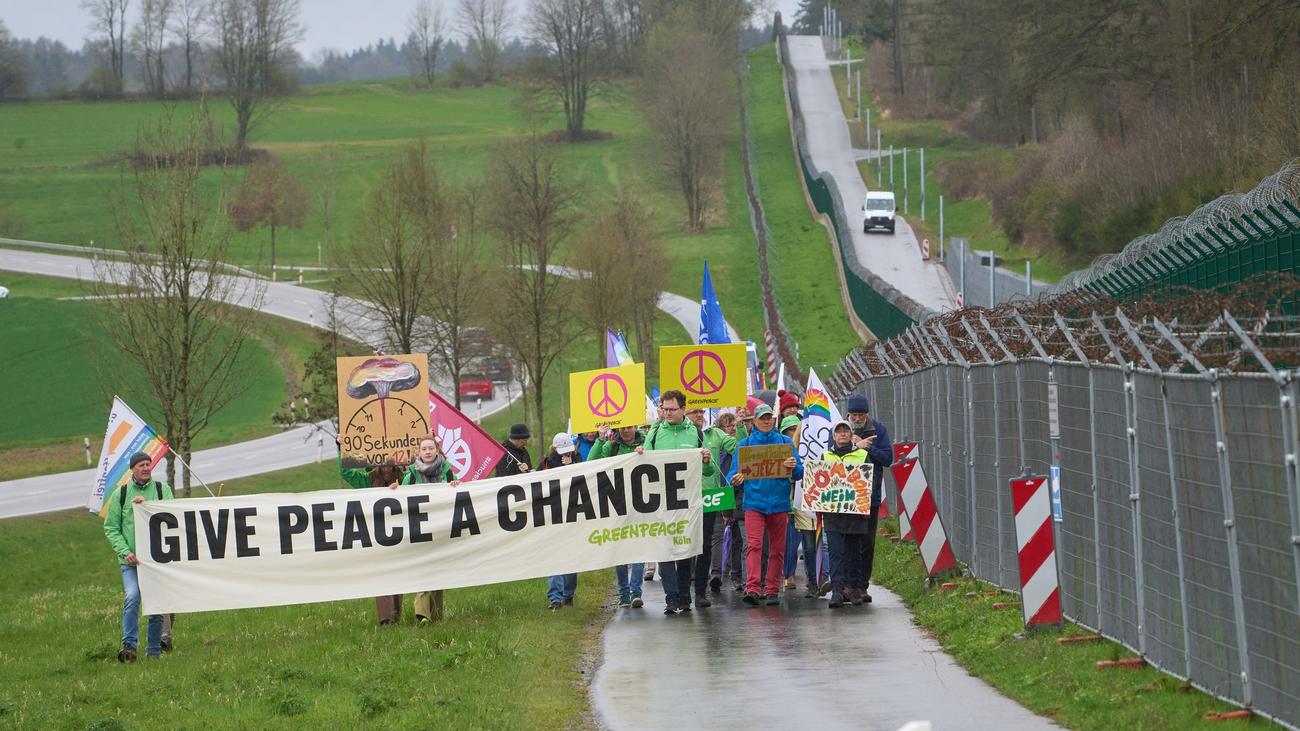 Demonstrationen: Zahlreiche Teilnehmer bei Ostermärschen am Karsamstag