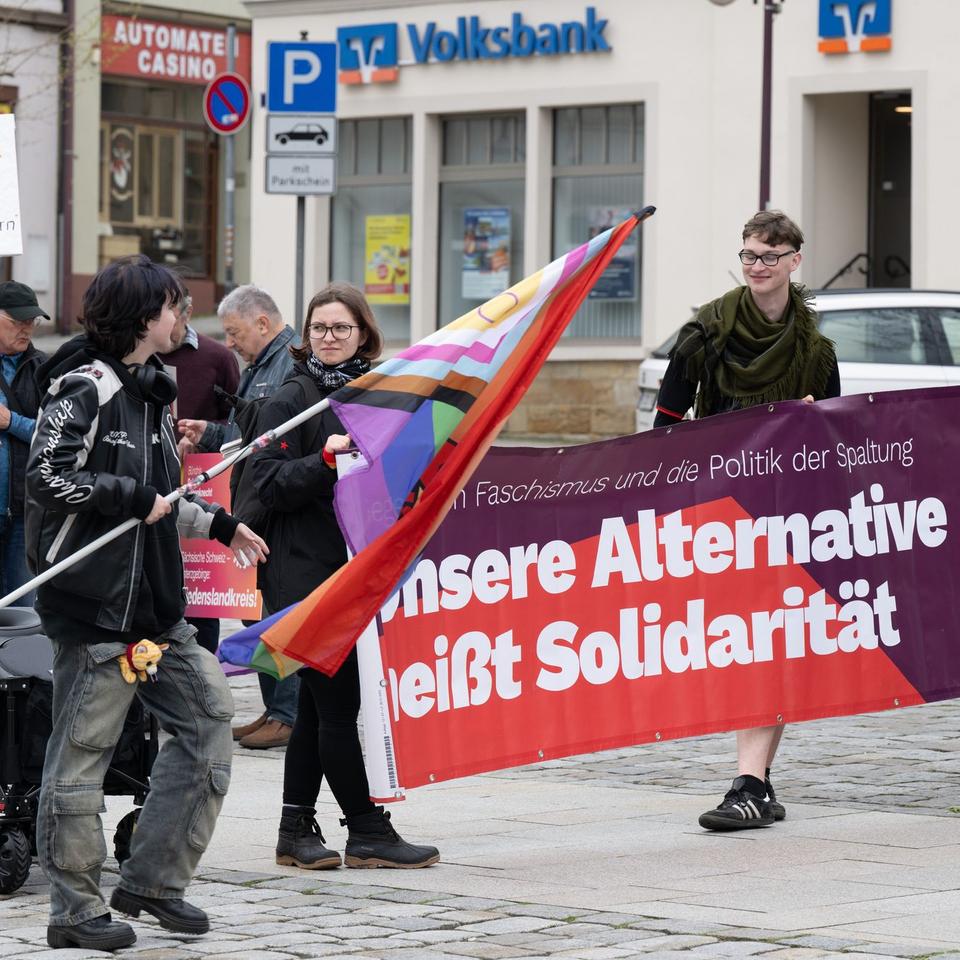 Äusser Rand und Band Das Demo Verdacht auf Volksverhetzung: Rassistische Anzeige - Demo und