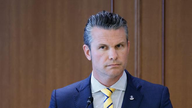 Chat-Affäre: Medien: Hegseth teilte Militärpläne über Signal mit Ehefrau |  DIE ZEIT