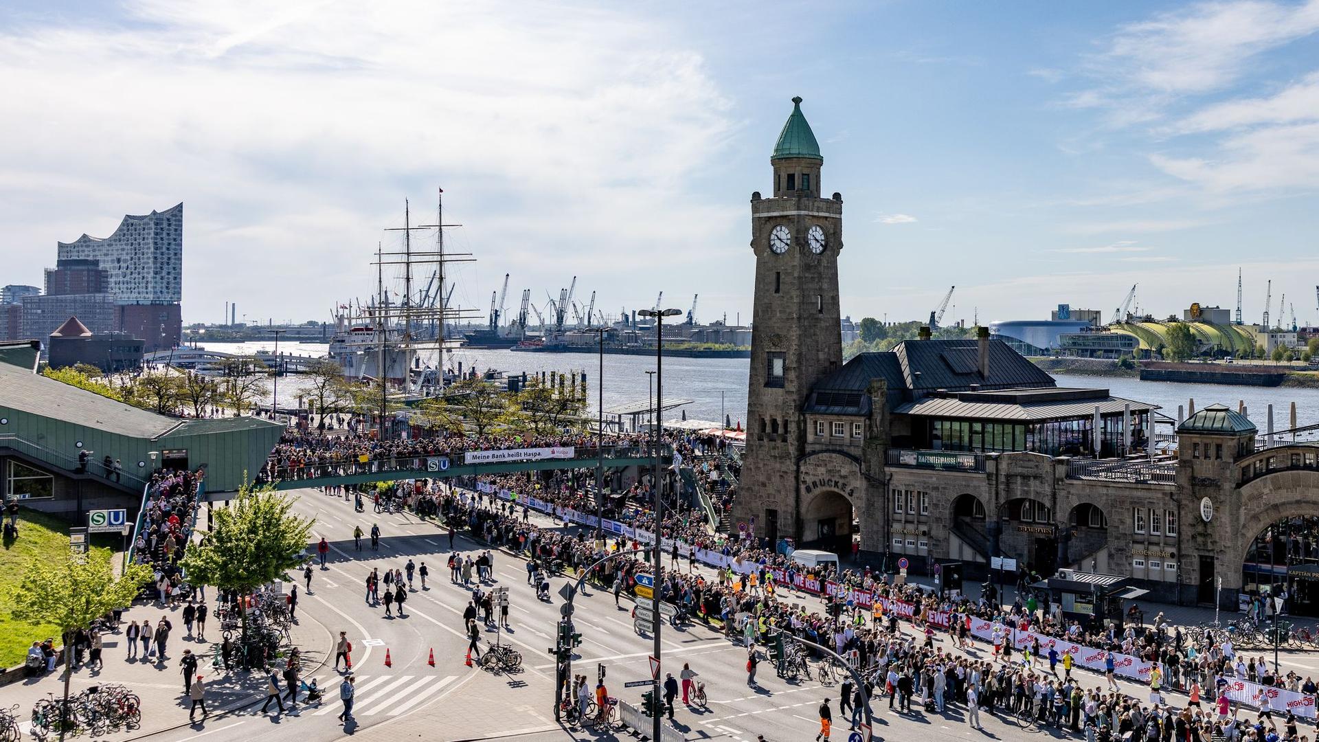 Verkehr: Marathon, Demos, A1 - Gesperrte Straßen in und um Hamburg