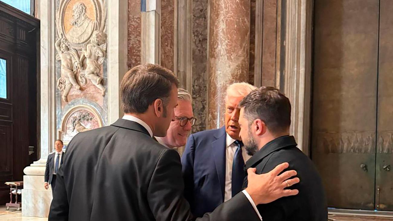 Tod von Franziskus: Selenskyj nimmt doch an Papst-Trauerfeier teil