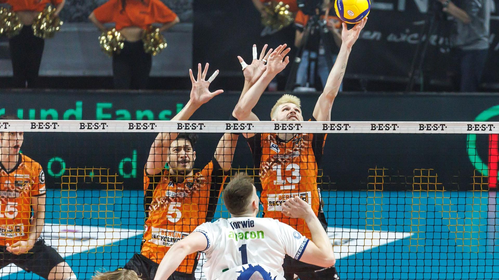 Volleyball-Bundesliga: Final-Auftakt: Berlin Volleys überrollen Lüneburg