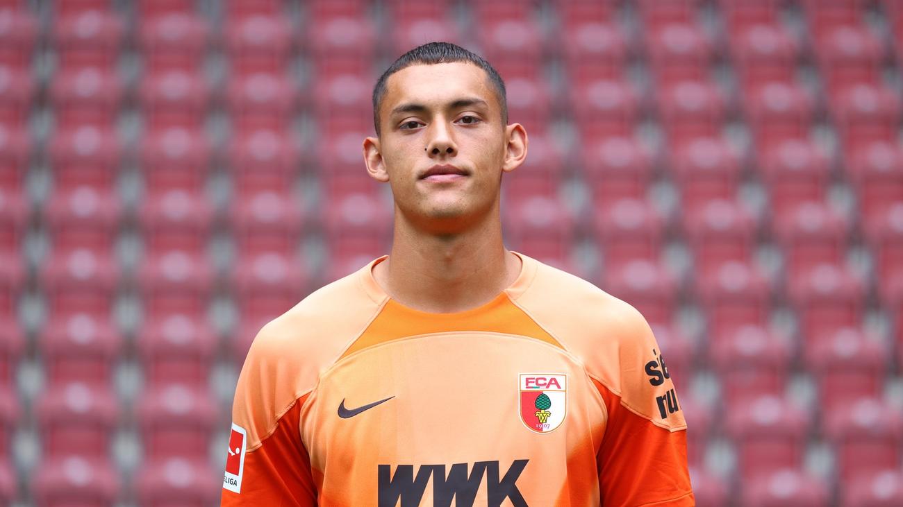 Fußball-Bundesliga: FC Augsburg verlängert Vertrag mit Ersatztorwart Klein