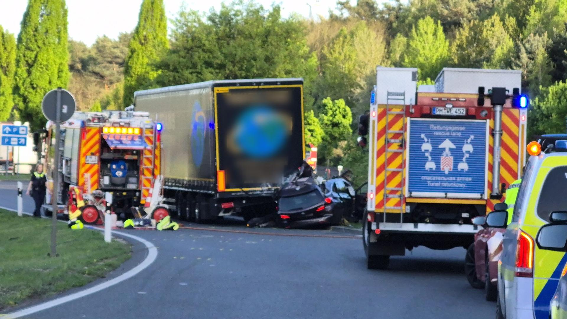 Berliner Ring: Zwei Männer sterben bei Unfall auf A10-Rastplatz