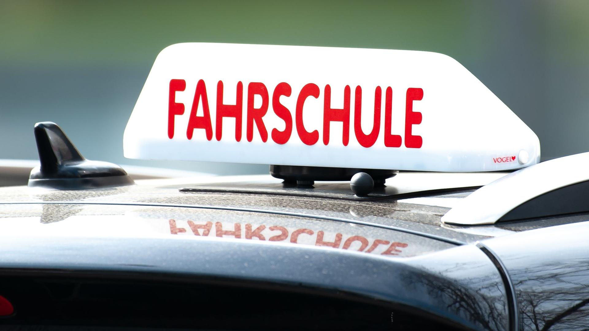 Führerscheinprüfung: CDU fordert mehr Fahrprüfer für Hamburg