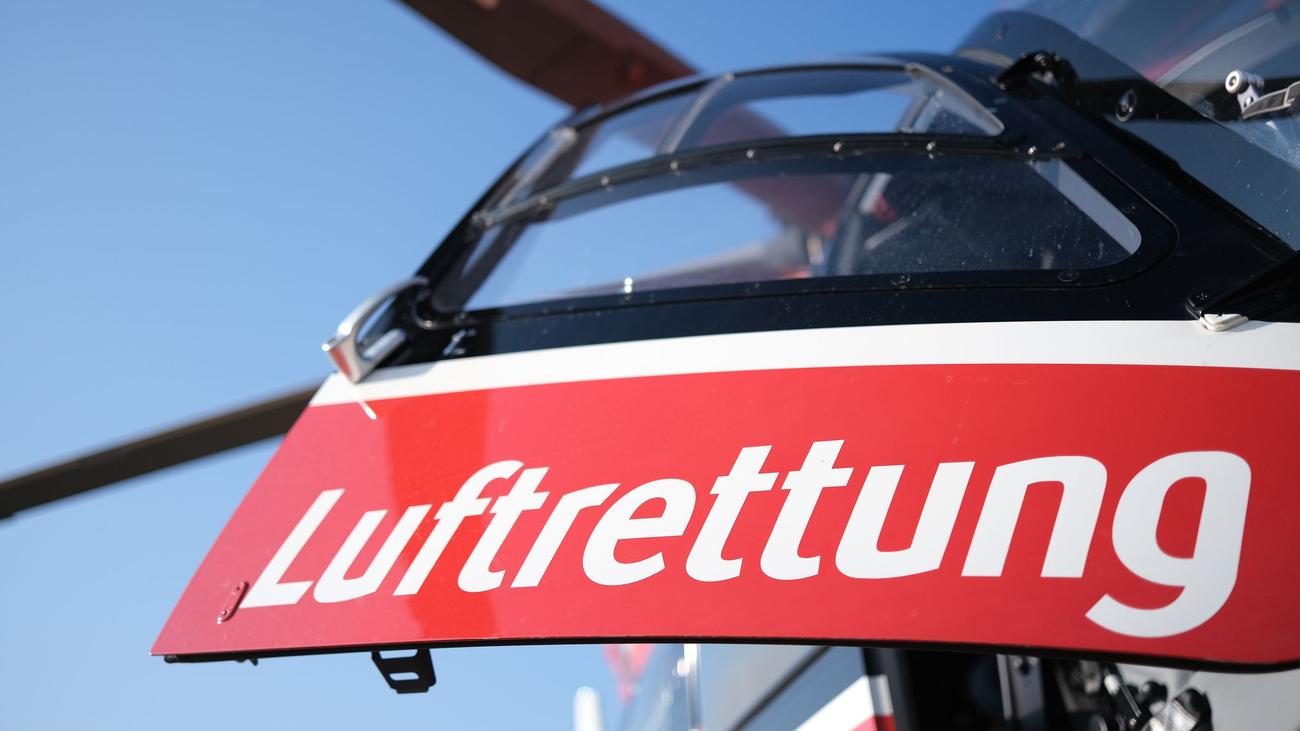 Landkreis Ostallgäu: Vier Verletzte bei Kreuzungsunfall - Hubschrauber im Einsatz