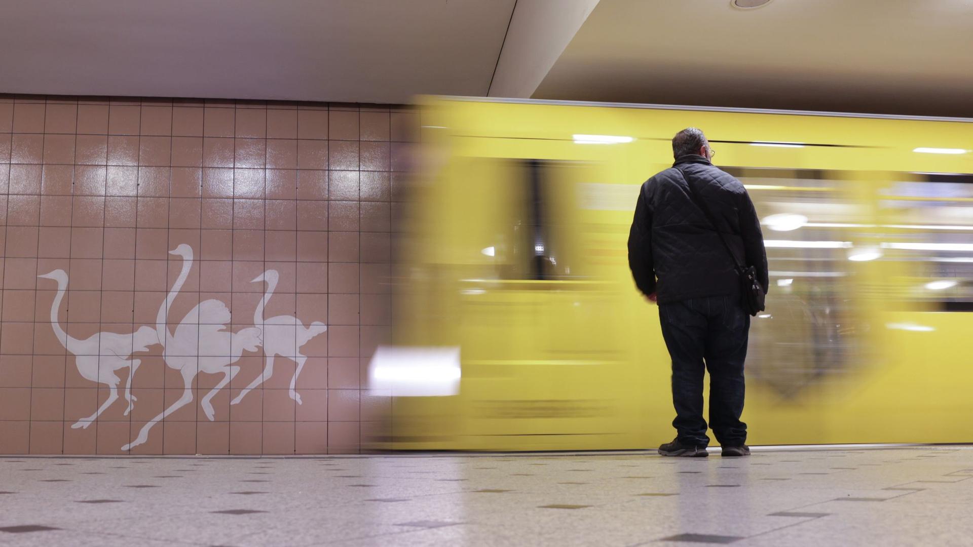 Kontrollen in Bus und Bahn: Deutlich weniger Fahrkartenkontrollen in Berliner U-Bahnen