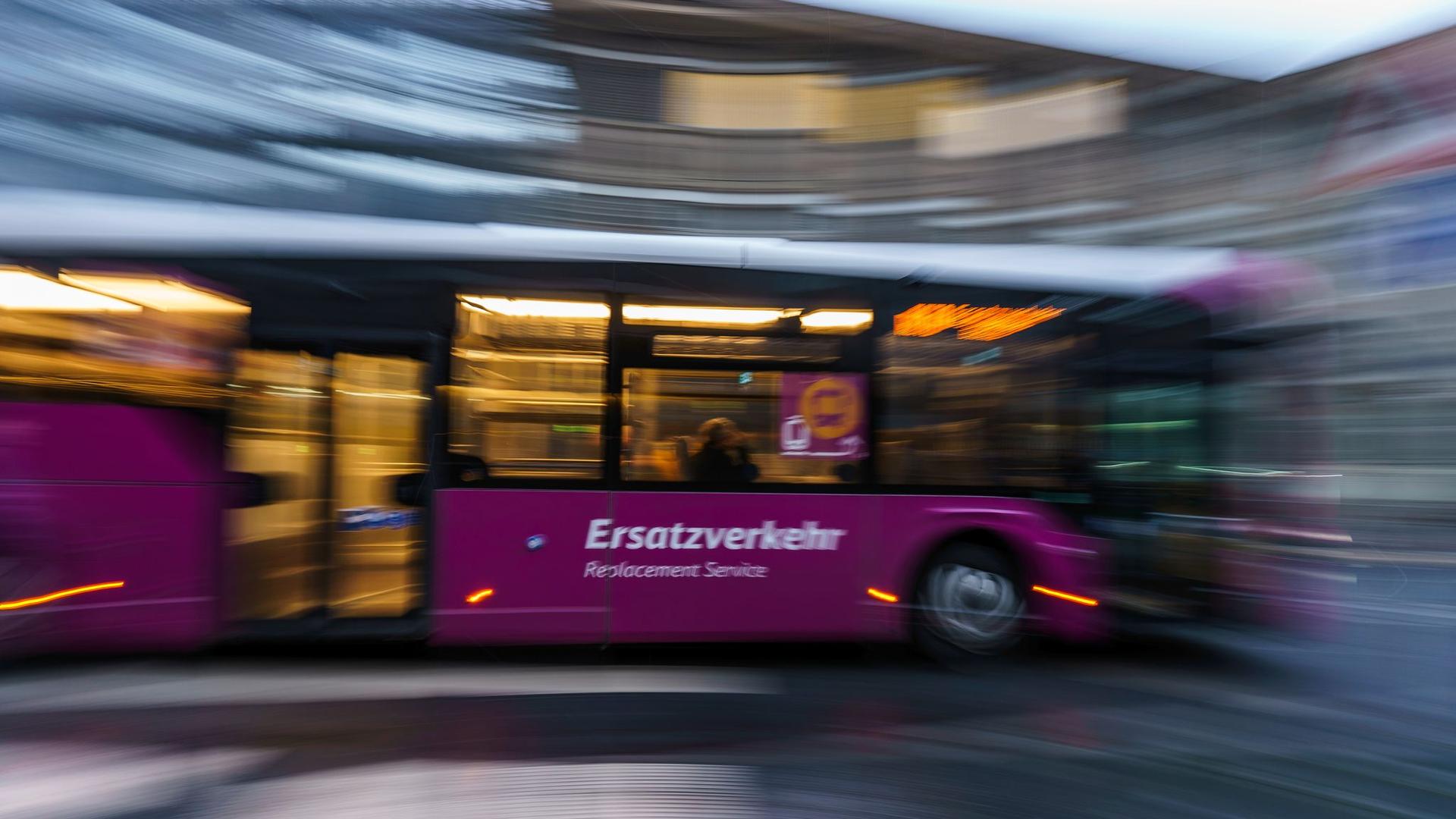 Bahn-Generalsanierung: Rund 200 Busse für Ersatzverkehr zwischen Hamburg und Berlin