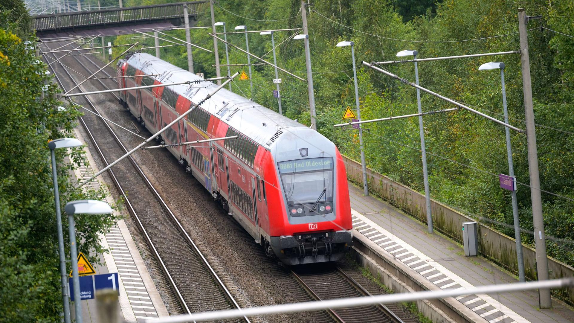 Bahnnetz Mitte: Land startet Vergabe der Bahnstrecke Kiel-Hamburg neu