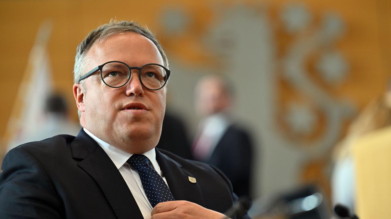 Landtag: Voigt hält Regierungserklärung zum Thüringen-Monitor