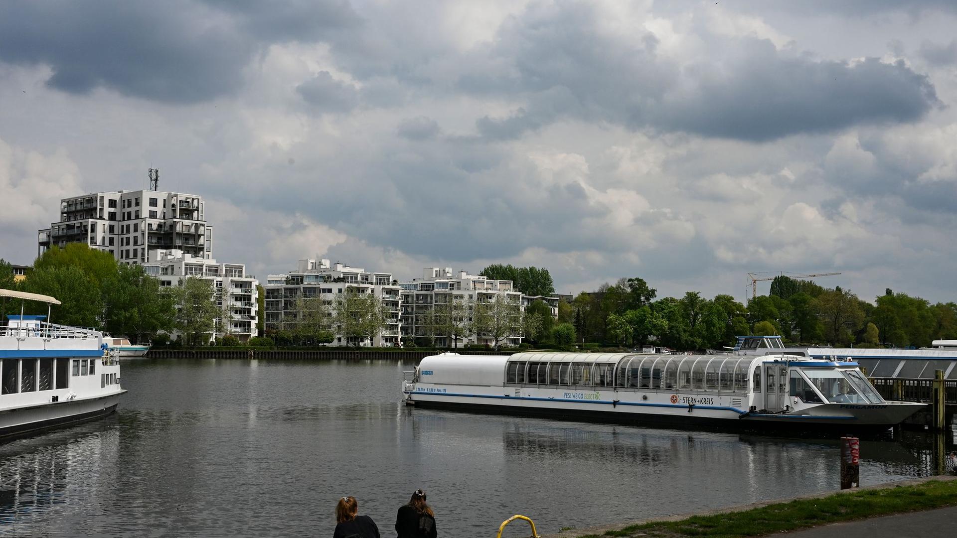 Wetter: Regenreicher Start ins Wochenende in Berlin und Brandenburg