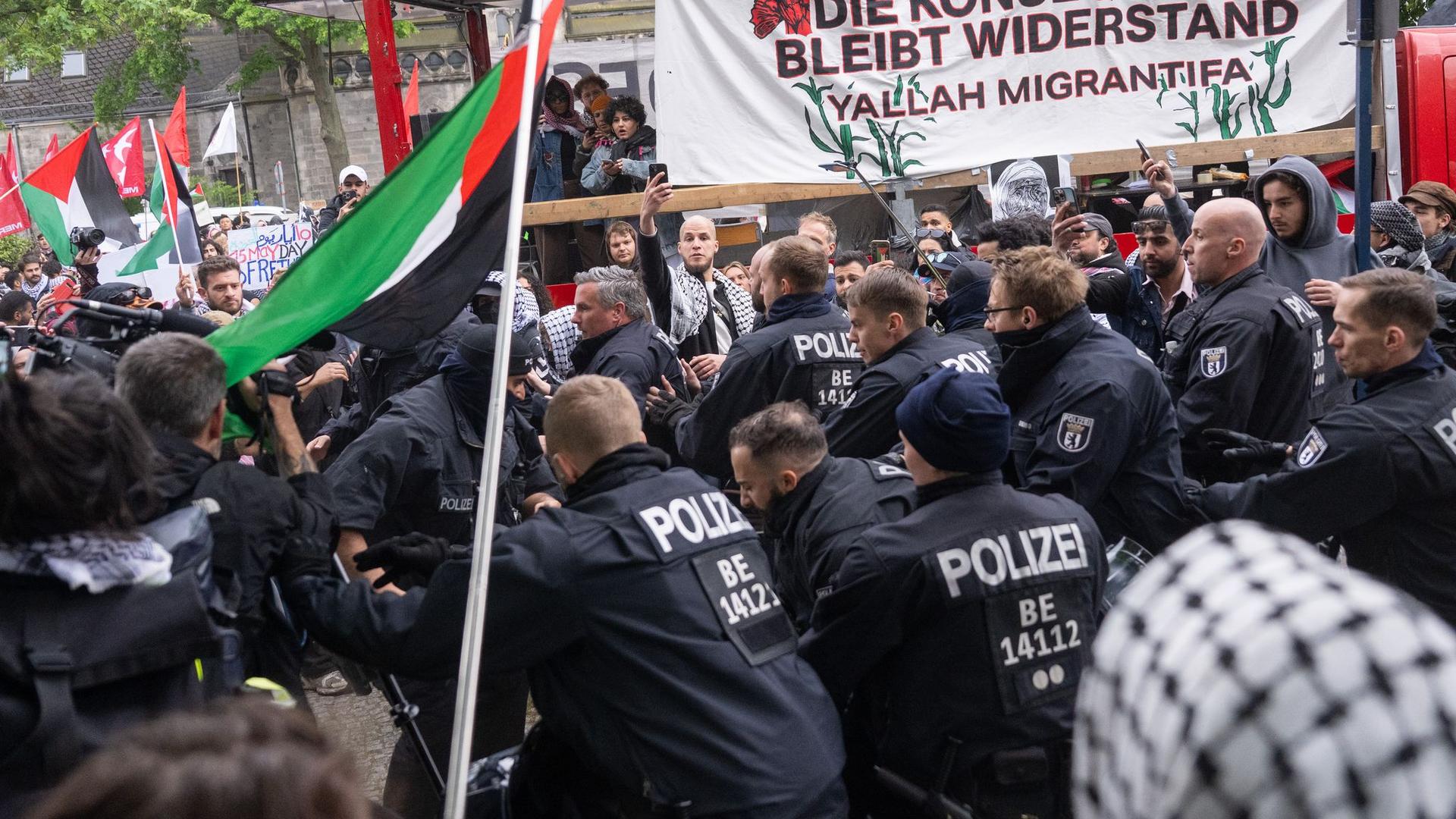 Nahost-Konflikt: Gewalt bei Pro-Palästina-Demo – Konsequenzen gefordert