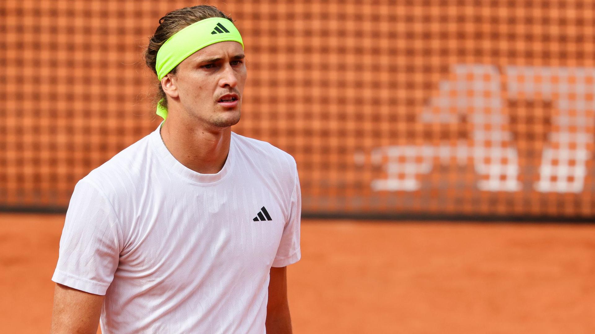 Tennis: Zverev in Hamburg mühelos im Achtelfinale