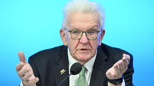 Haushaltsprobleme: Kretschmann zu kommunaler Finanznot: "Ball liegt beim Bund"