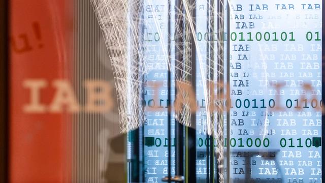 Ergebnis von Befragungen: Studie: Viele Beschäftigte erleben sexuelle Belästigung