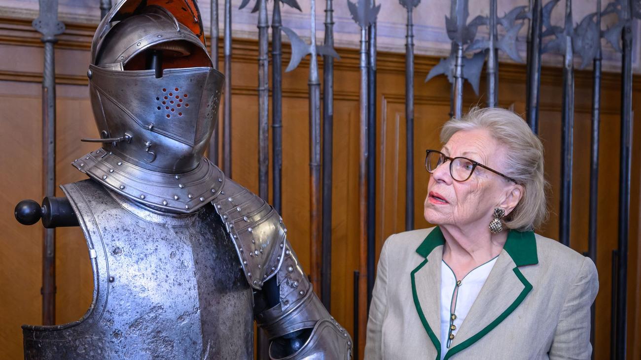 In Schloss Branitz: Rüstungen und Kunst an Pücklers Erben zurückgegeben