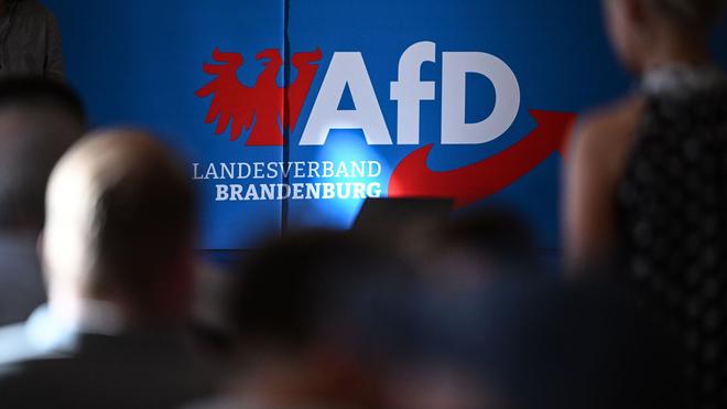 Extremismus: Die AfD in Brandenburg wehrt sich juristisch gegen ihre Hochstufung zur gesichert rechtsextremistischen Bestrebung. (Archivbild)