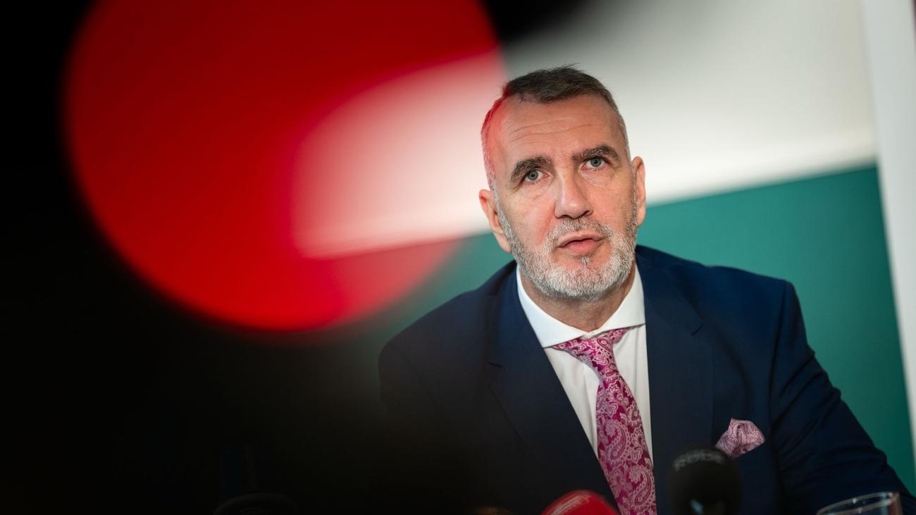 Reformen: Minister: Verwaltungsprozesse nicht per se digitalisieren