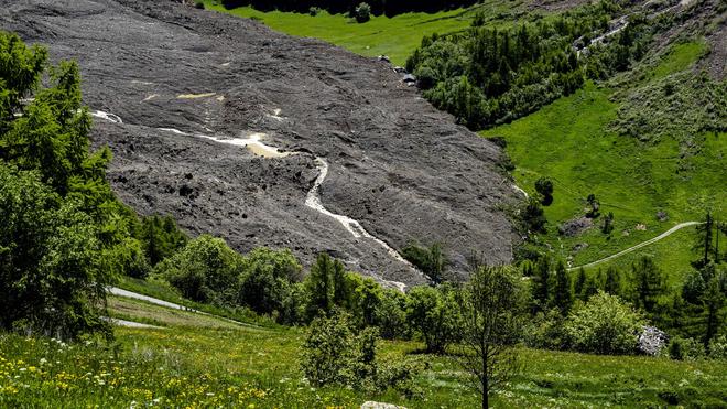 Unglück in Schweizer Alpen: Lötschentaler hoffen auf Glück im