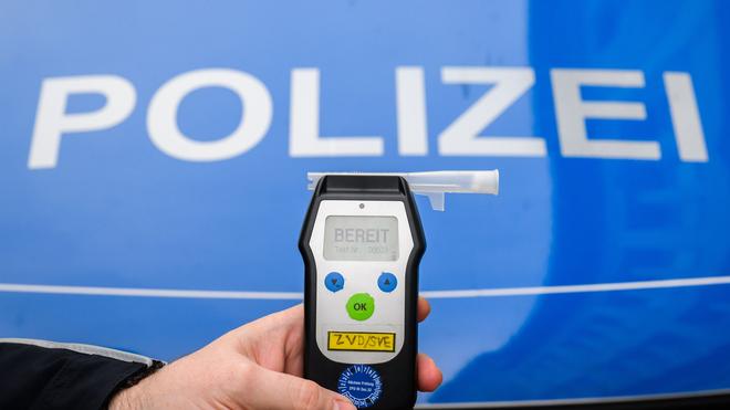  Beim Fahrer ergab ein Alkoholtest einen Wert von 2,05 Promille. (Symbolbild)