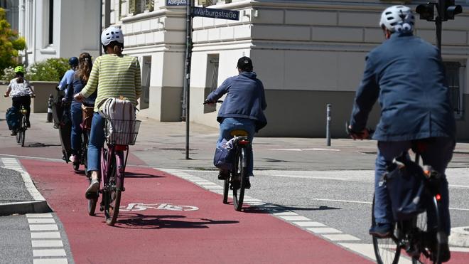 Verkehr: ADFC-Fahrradklima-Test: Hamburg im Mittelfeld | DIE ZEIT