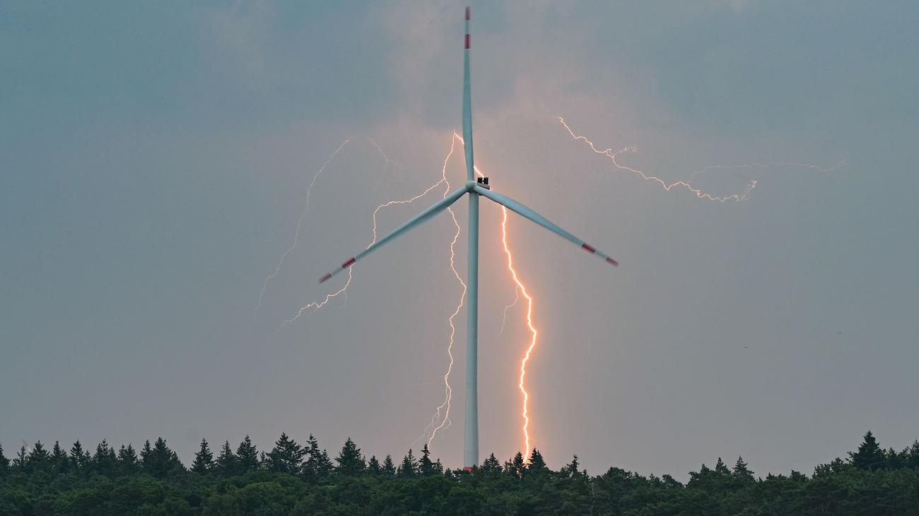 Teils orkanartige Böen: Hagel, Gewitter und Sturm: Nächstes Unwetter droht