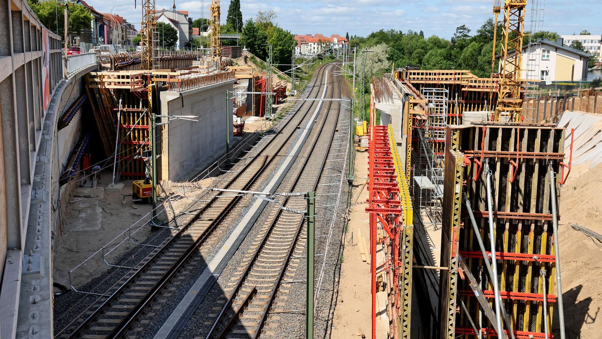 Bauarbeiten: Bahnstrecke zwischen Rostock und Berlin im Juli unterbrochen