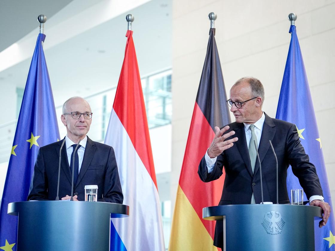 Übermittlung nachrichtendienstlicher Migration: Merz verteidigt Grenzkontrollen gegen Kritik der