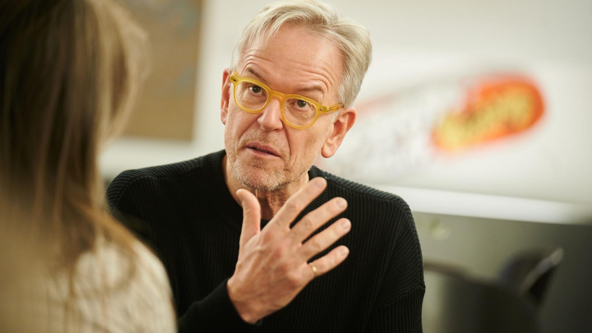 Kultur: Reese bleibt bis 2032 Intendant des Berliner Ensembles
