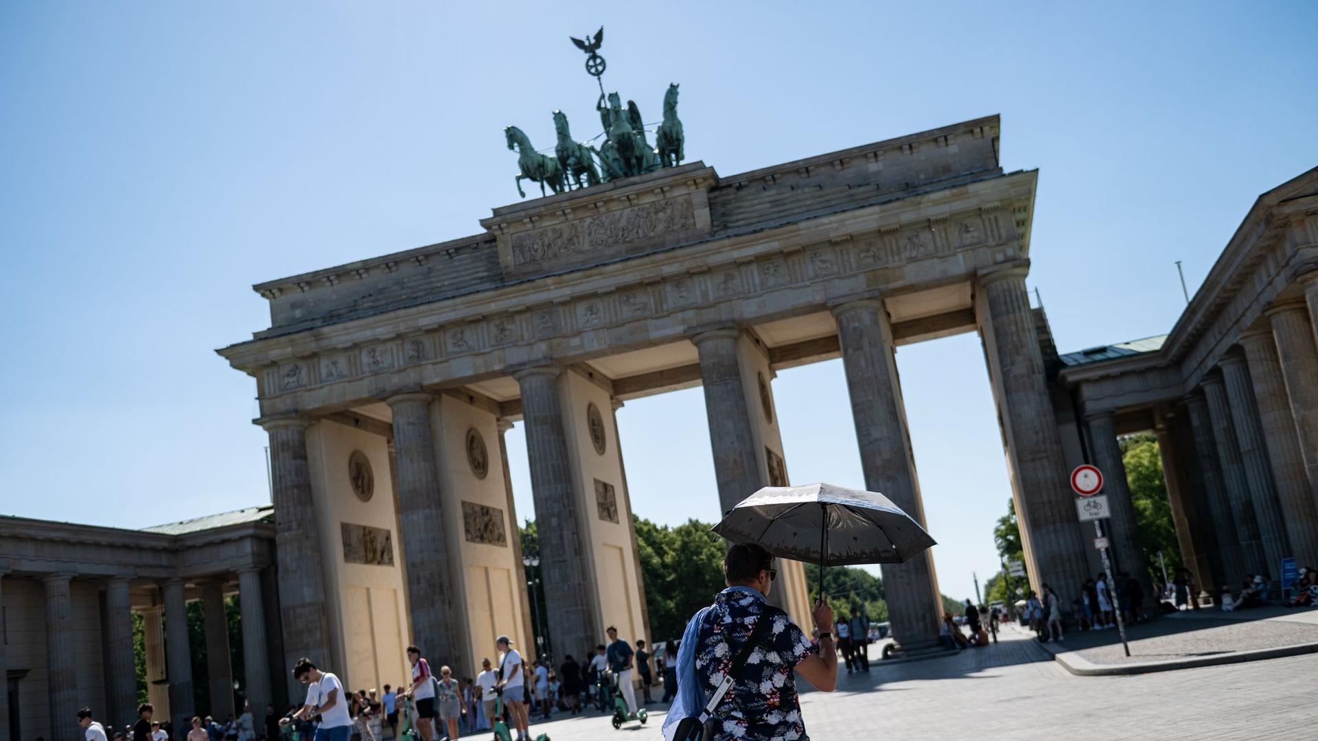 Hitze und UV-Strahlung: Wetterdienst: Vorläufig 38,8 Grad in Potsdam gemessen