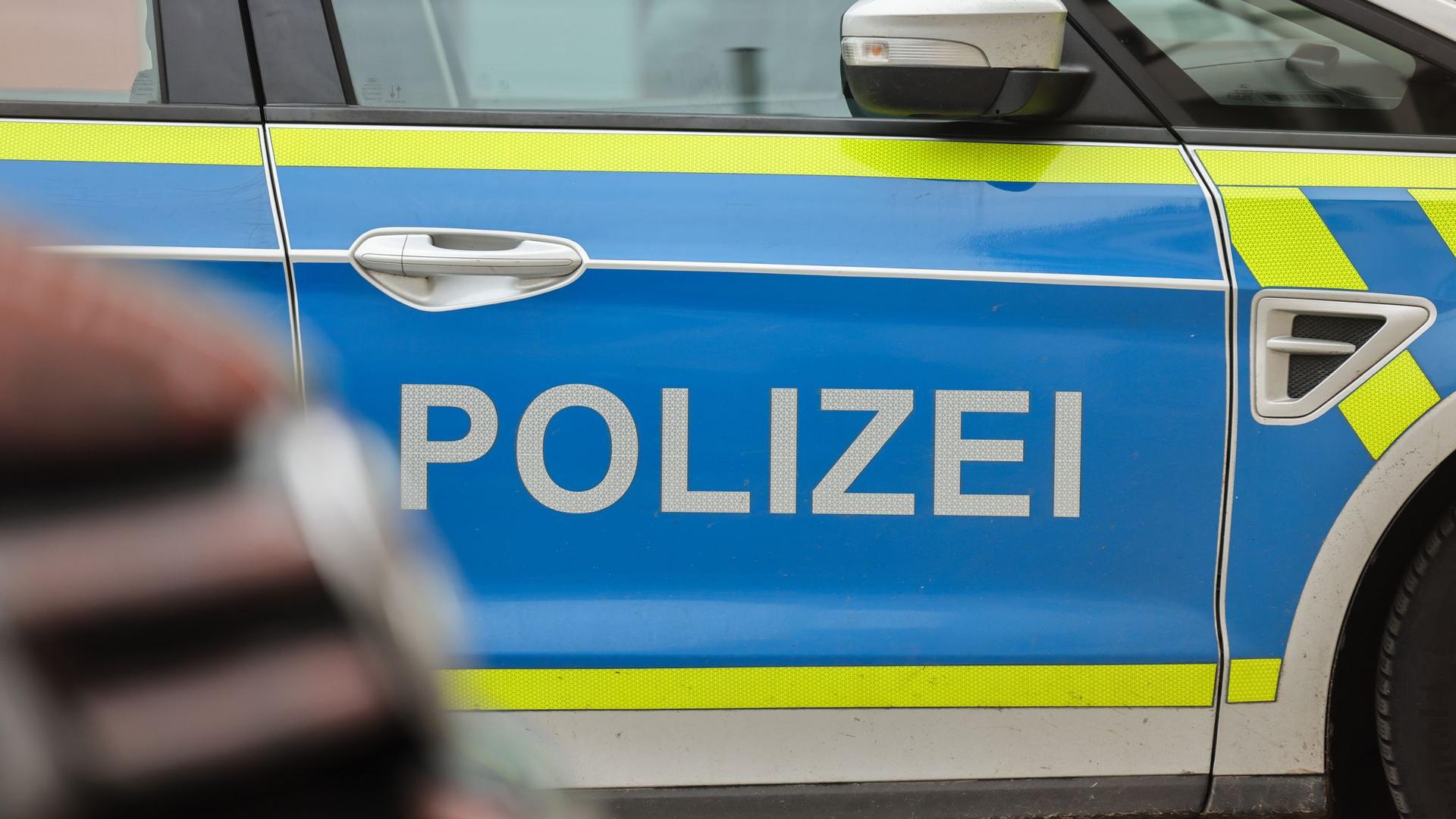Zwei Verletzte: Berliner Polizist bricht sich bei Festnahme das Bein