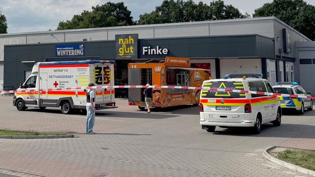 "Schweres Gewaltdelikt": Mann im Emsland lebensgefährlich verletzt - Polizeieinsatz