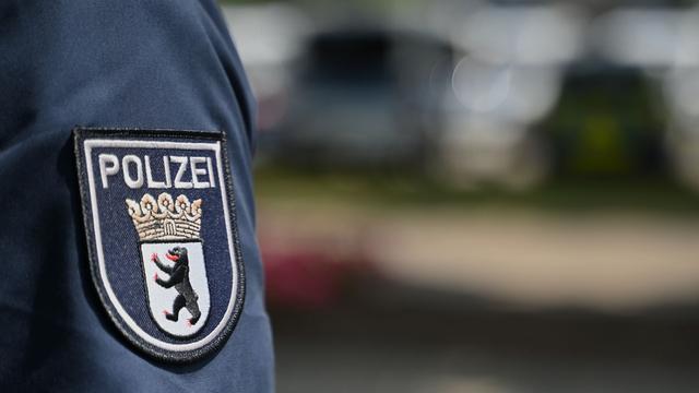Polizeimeldung: Festnahmen nach Schüssen und rechten Parolen in Marzahn