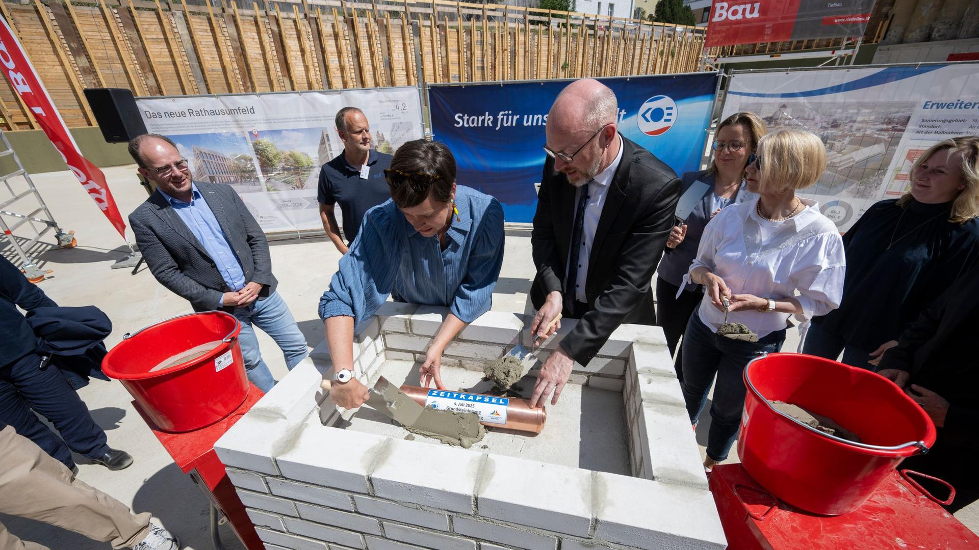 Bauprojekt: Grundstein für Rathaus-Erweiterung in Rostock gelegt