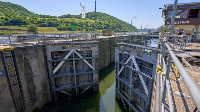 Schiffsverkehr: Notschleusungen an beschädigter Schleuse ab Samstag geplant