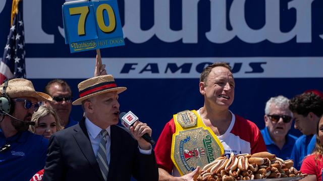 Ess-Wettbewerb in Coney Island: Rückkehrer Chestnut holt erneut Titel beim Hot-Dog-Wettessen