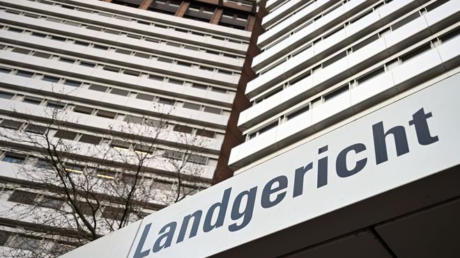  Vor dem Landgericht Köln hat ein Prozess gegen einen Mann begonnen, der dreimal denselben Juwelier überfallen haben soll. (Archivbild)