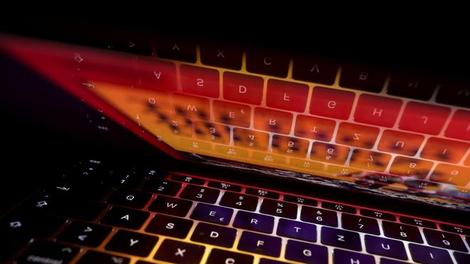 Hunderte Polizisten im Einsatz: Illegale Online-Sportwetten - Razzia gegen mutmaßliche Bande