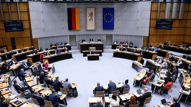  Die Abgeordneten im Landesparlament haben bei der letzten Sitzung vor der Sommerpause noch einmal ein volles Programm. (Archivfoto)