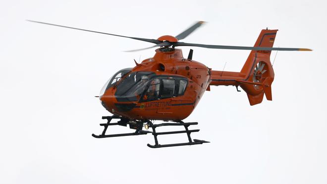 Merzig-Wadern district: The 28-year-old was brought to a clinic by rescue helicopter. (Symbol image)