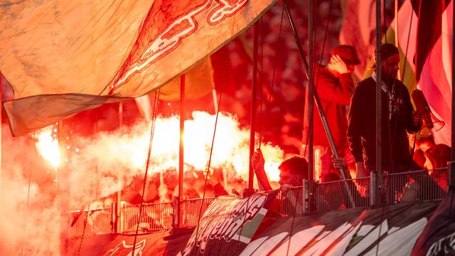 Bayern se spopada z izzivi pri okrepitvah, medtem ko Flick poskuša pridobiti Simona