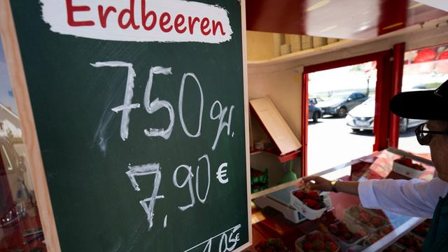Landwirtschaft: Mini-Ernten bei Erdbeeren und Spargel