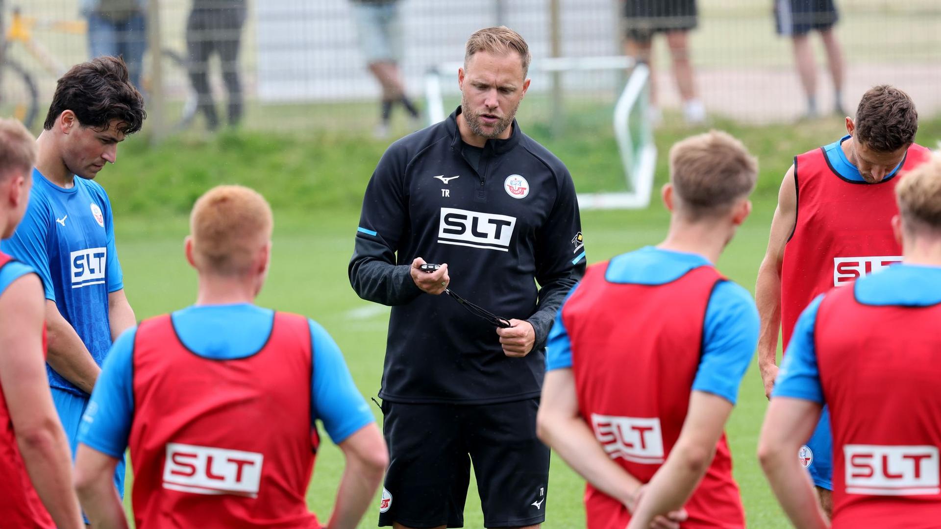 3. Fußball-Liga: Überraschender Sieg: Rostock gewinnt gegen Aston Villa