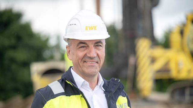 Energiewirtschaft: EWE-Chef: EU-Regeln verteuern Wasserstoffproduktion unnötig