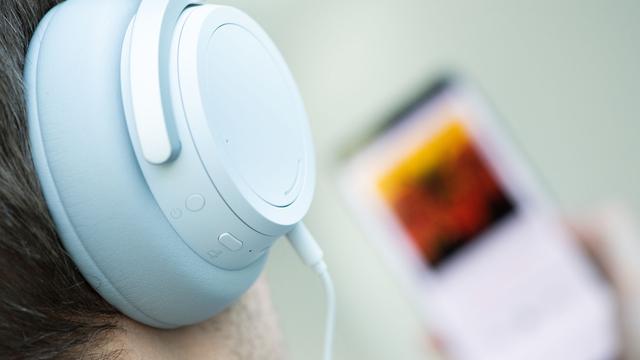 Musik: Mensch oder Maschine? Verwirrung um KI-Band auf Spotify